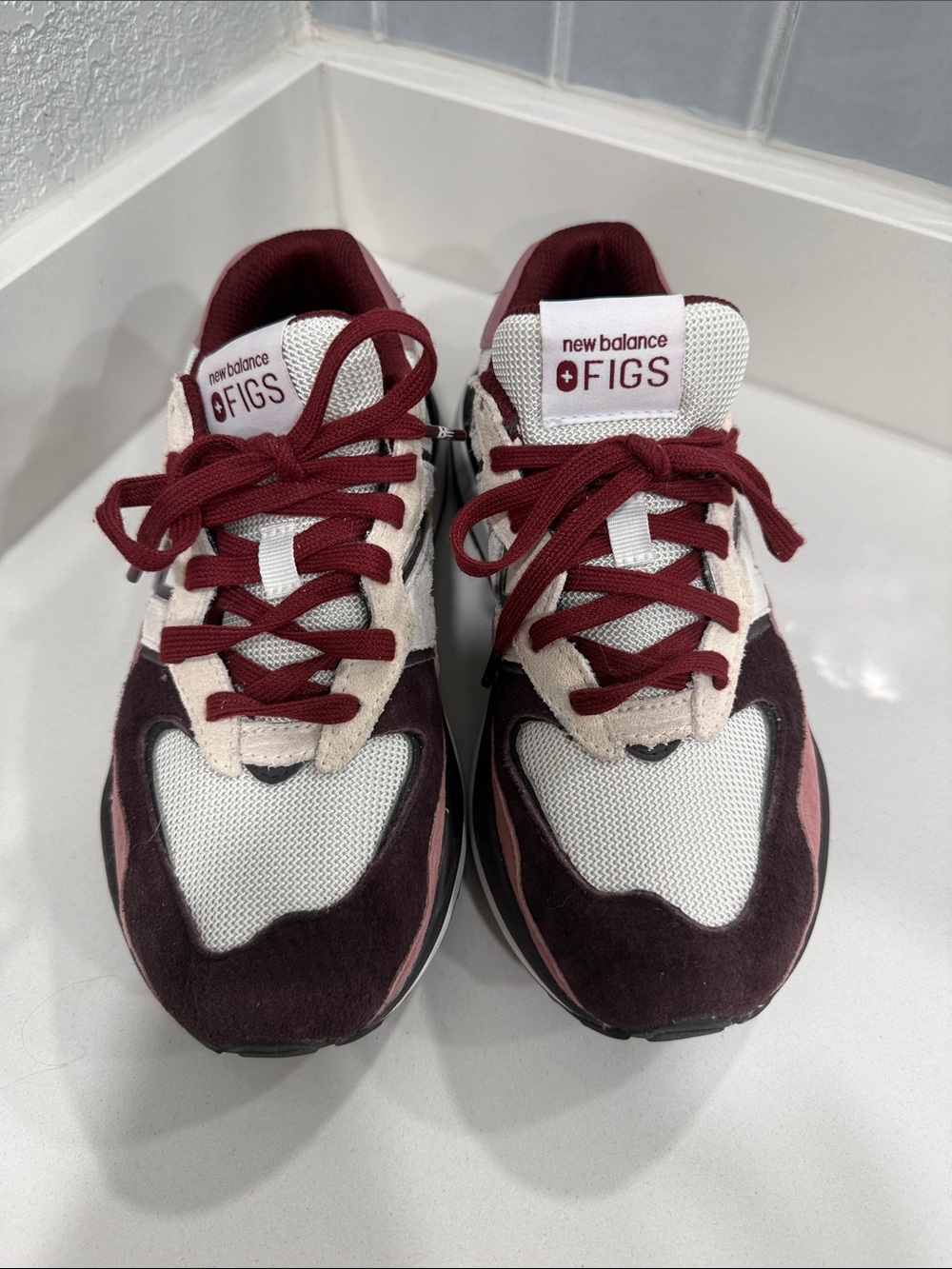 Size 7.5 Figs New Balance Women’s shoes 5740 Maroon White Pink